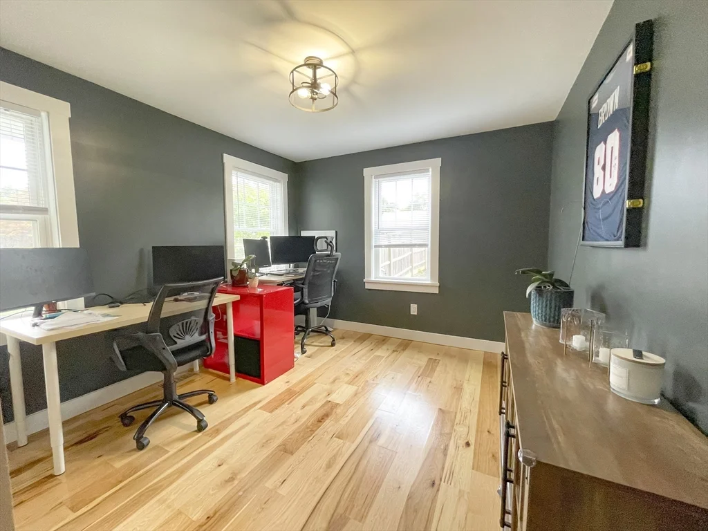 4 bed, 2 bath apartment for rent at 4 Pine Crest Rd, Braintree — photo 25 of 36