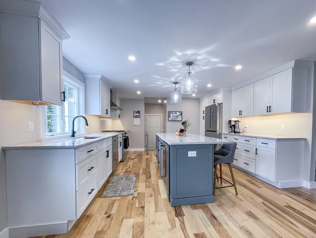 4 bed, 2 bath apartment for rent at 4 Pine Crest Rd, Braintree — photo 5 of 36