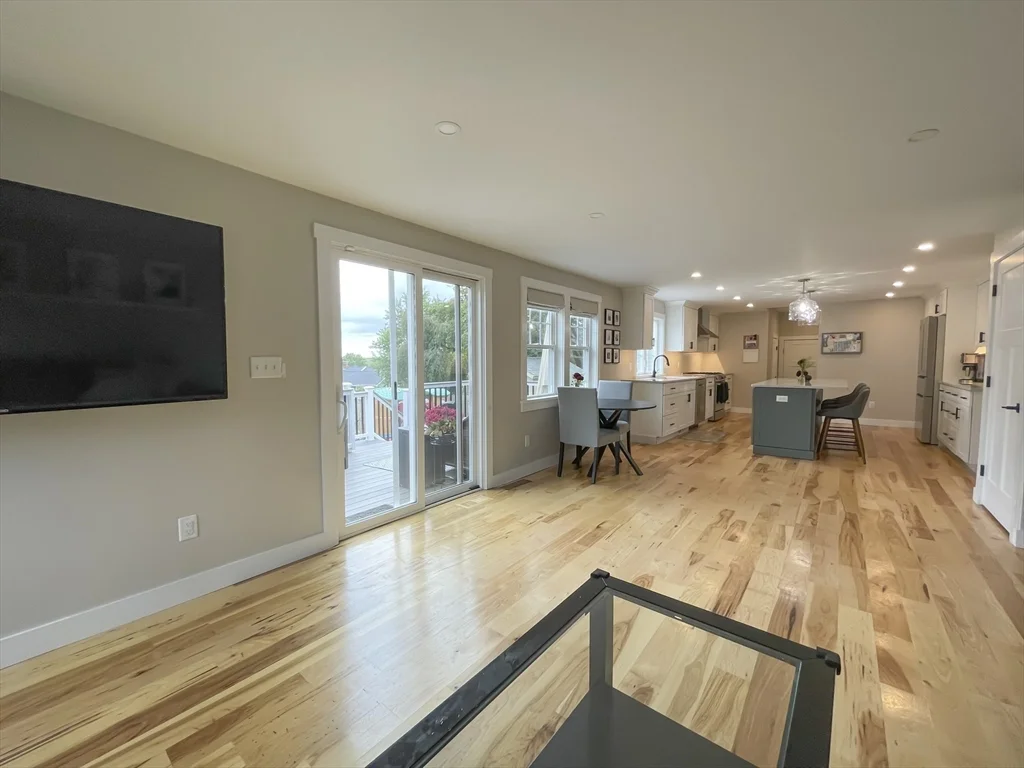 4 bed, 2 bath apartment for rent at 4 Pine Crest Rd, Braintree — photo 10 of 36