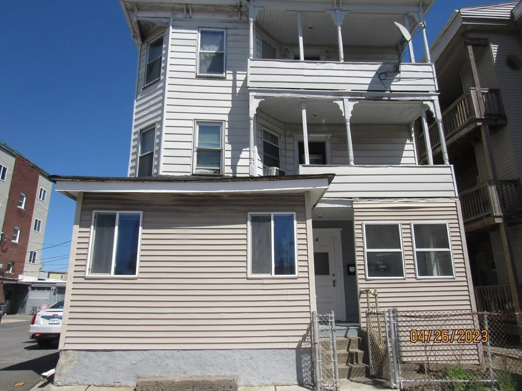2 bed, 1 bath apartment for rent at 4 Plum St Unit 1, WPI