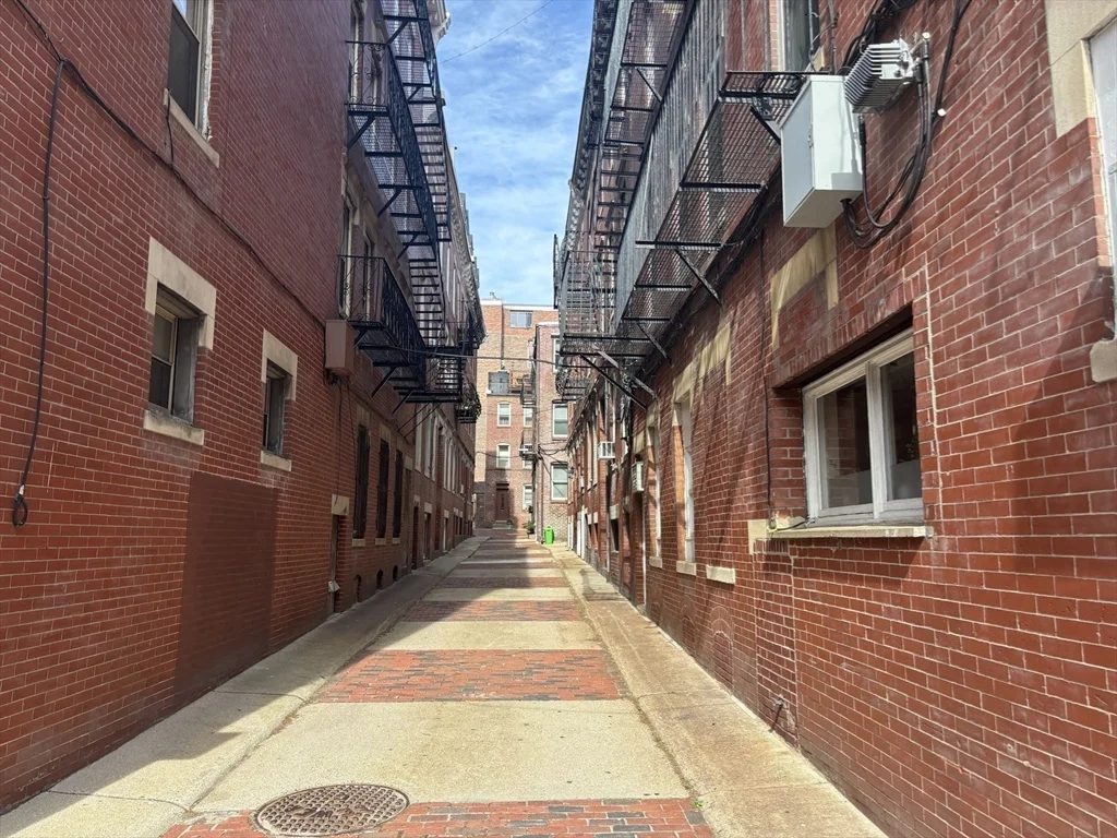 1 bed, 1 bath apartment for rent at 4 Powers Ct Unit A, North End — photo 12 of 13