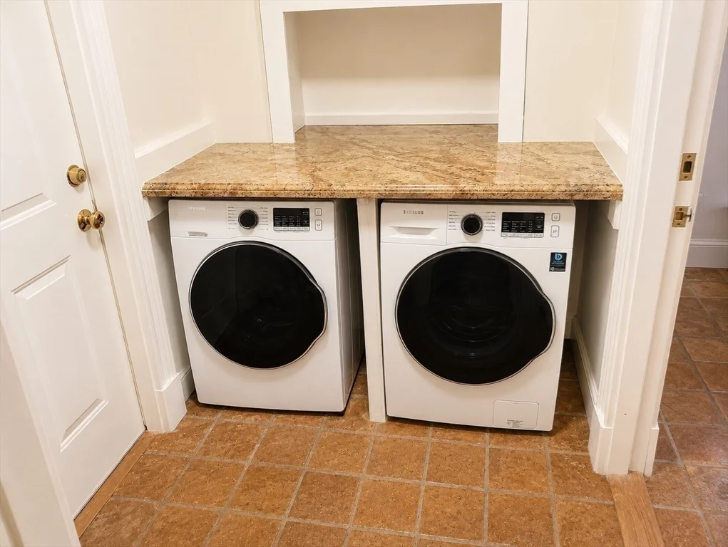 1 bed, 1 bath apartment for rent at 4 Powers Ct Unit A, North End — photo 11 of 13