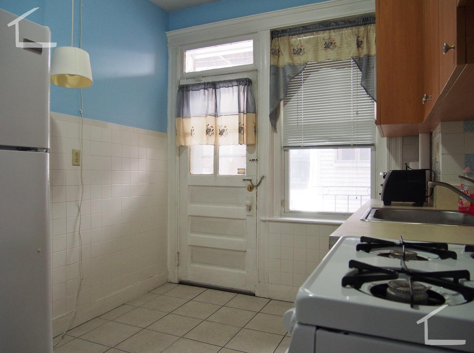 2 bed, 1 bath apartment for rent at 4 Price Rd Unit 1, Brighton — photo 5 of 9