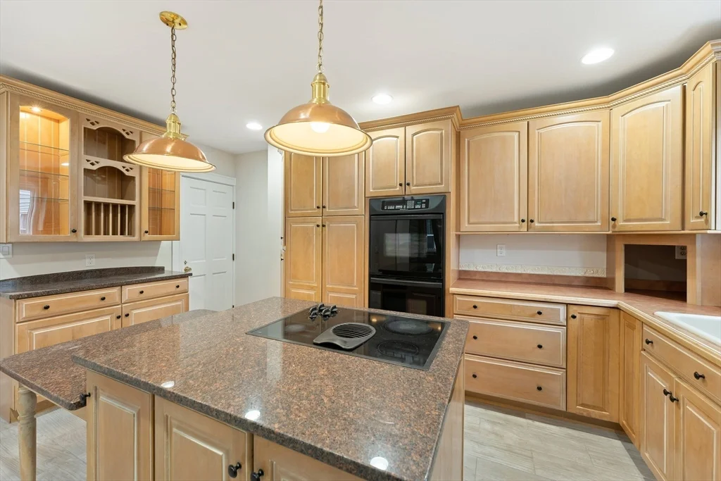 4 bed, 1 bath apartment for rent at 4 Prospect St Unit 4, Attleboro — photo 9 of 40