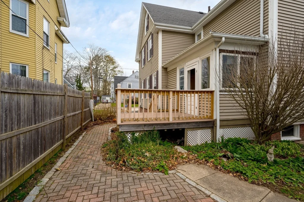 4 bed, 1 bath apartment for rent at 4 Prospect St Unit 4, Attleboro — photo 37 of 40