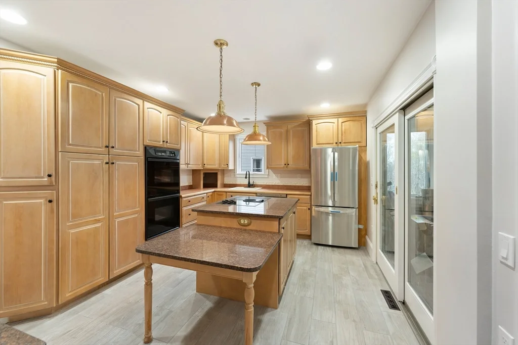 4 bed, 1 bath apartment for rent at 4 Prospect St Unit 4, Attleboro — photo 8 of 40