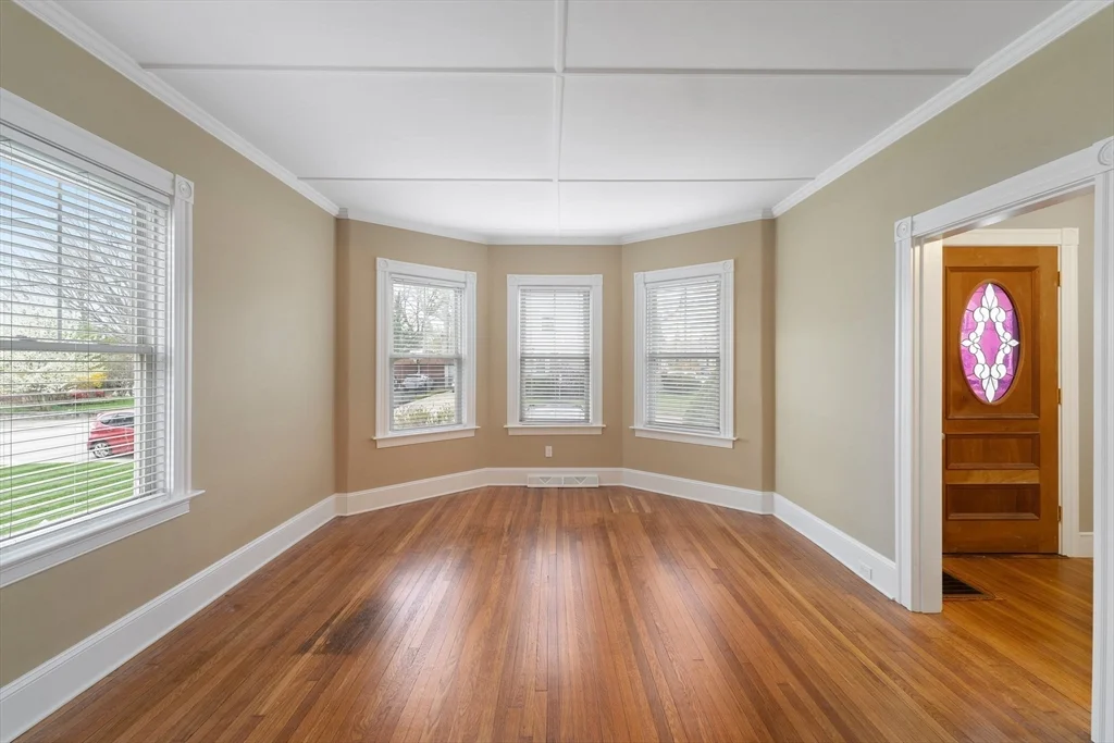4 bed, 1 bath apartment for rent at 4 Prospect St Unit 4, Attleboro — photo 4 of 40