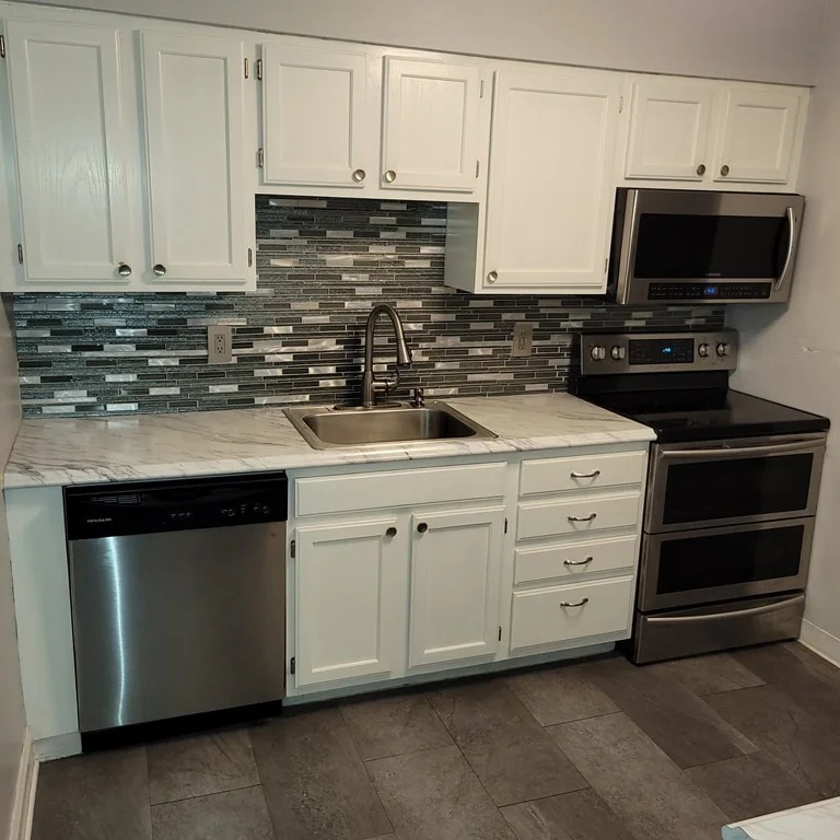 3 bed, 1.5 bath apartment for rent at 4 Raintree Cir Unit 4E, Brockton — photo 1 of 22