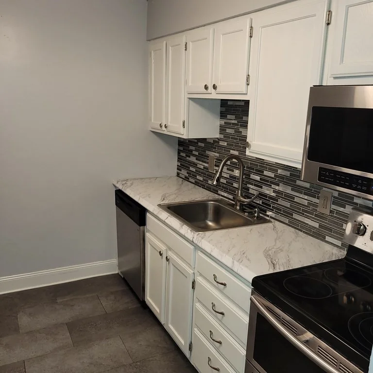 3 bed, 1.5 bath apartment for rent at 4 Raintree Cir Unit 4E, Brockton — photo 2 of 22