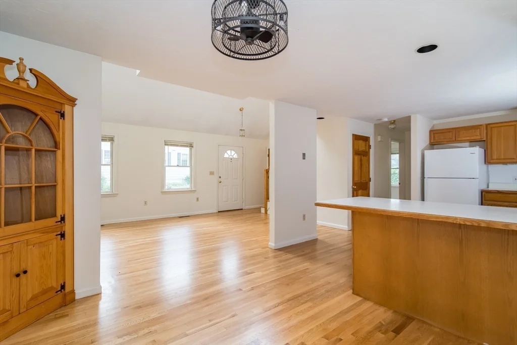 3 bed, 2 bath apartment for rent at 4 Randall Ct, Natick — photo 7 of 25