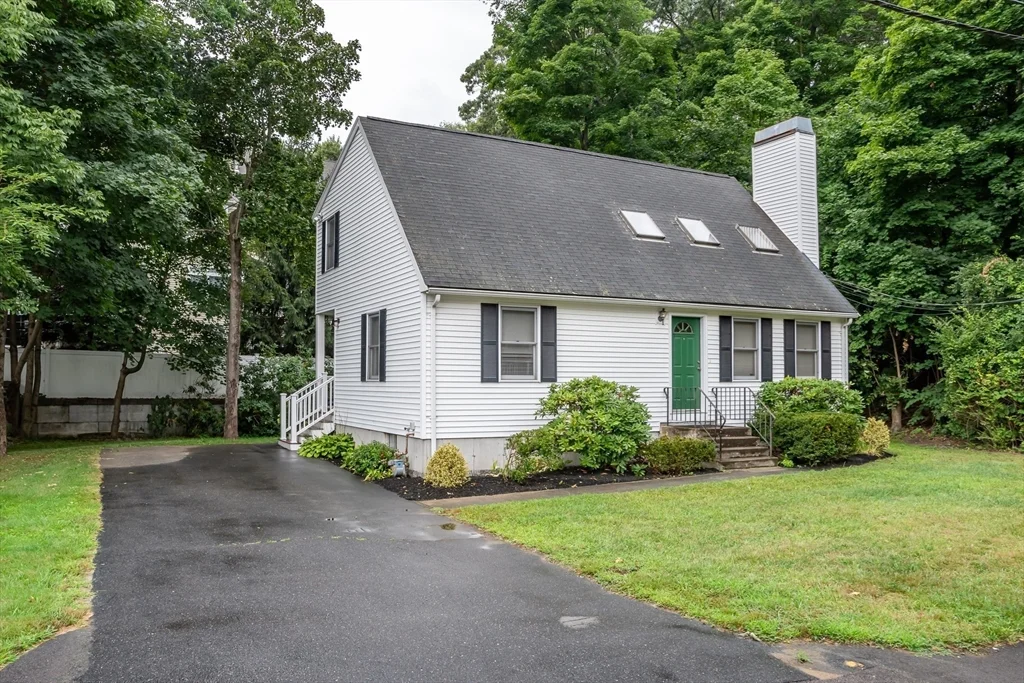 3 bed, 2 bath apartment for rent at 4 Randall Ct, Natick — photo 2 of 25