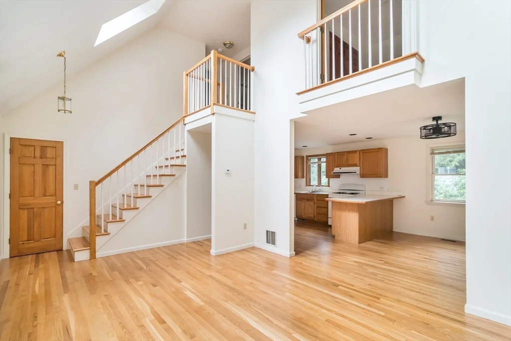 3 bed, 2 bath apartment for rent at 4 Randall Ct, Natick — photo 4 of 25