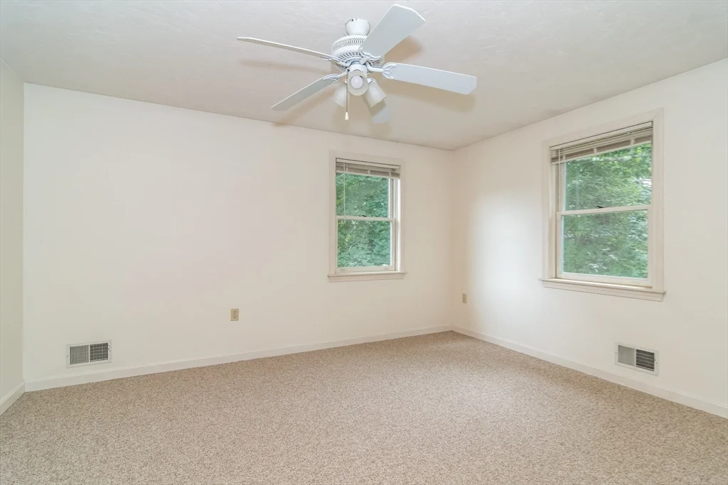 3 bed, 2 bath apartment for rent at 4 Randall Ct, Natick — photo 17 of 25