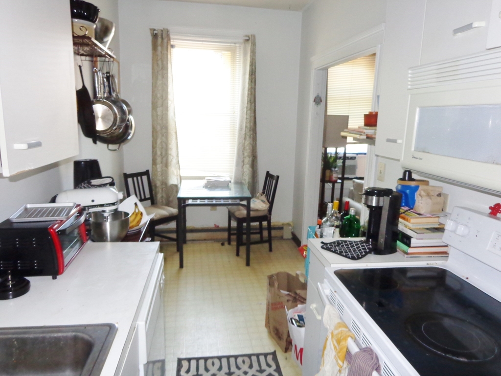 1 bed, 1 bath apartment for rent at 4 Ransom Rd Unit 3, Brighton — photo 4 of 5