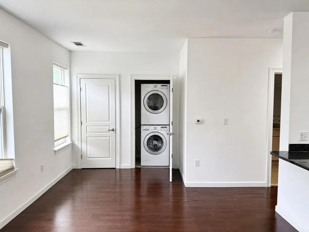 1 bed, 1 bath apartment for rent at 4 Repton Cir Unit 4105, Watertown — photo 3 of 14