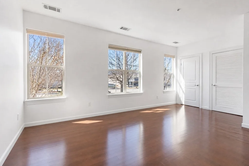 1 bed, 1 bath apartment for rent at 4 Repton Cir Unit 4105, Watertown — photo 1 of 14