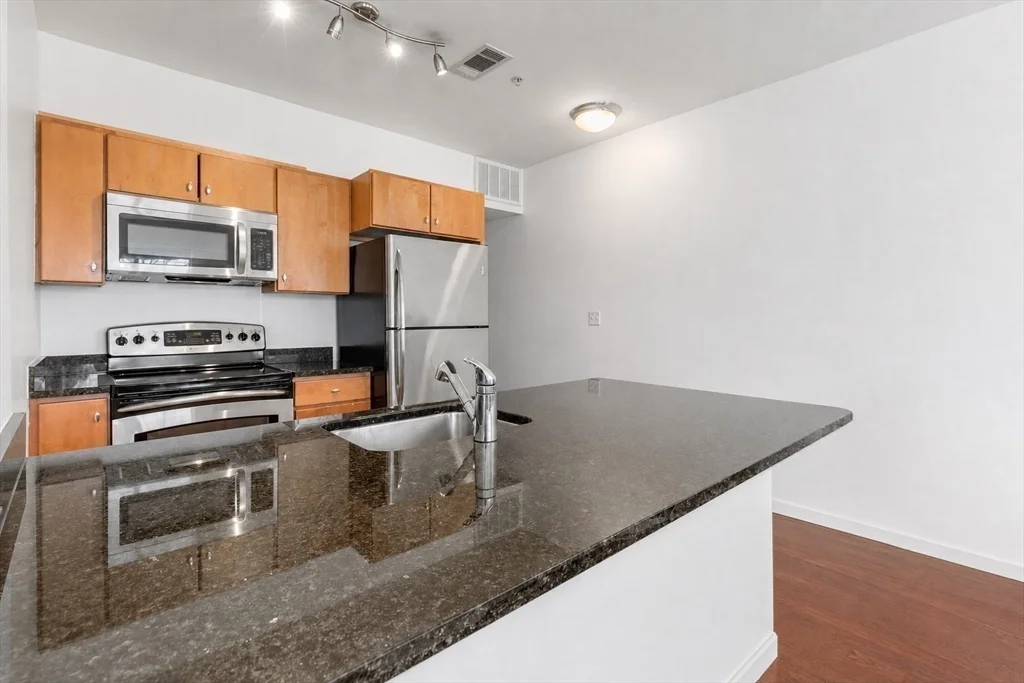 1 bed, 1 bath apartment for rent at 4 Repton Cir Unit 4105, Watertown — photo 7 of 14