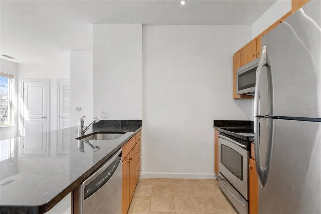 1 bed, 1 bath apartment for rent at 4 Repton Cir Unit 4105, Watertown — photo 8 of 14