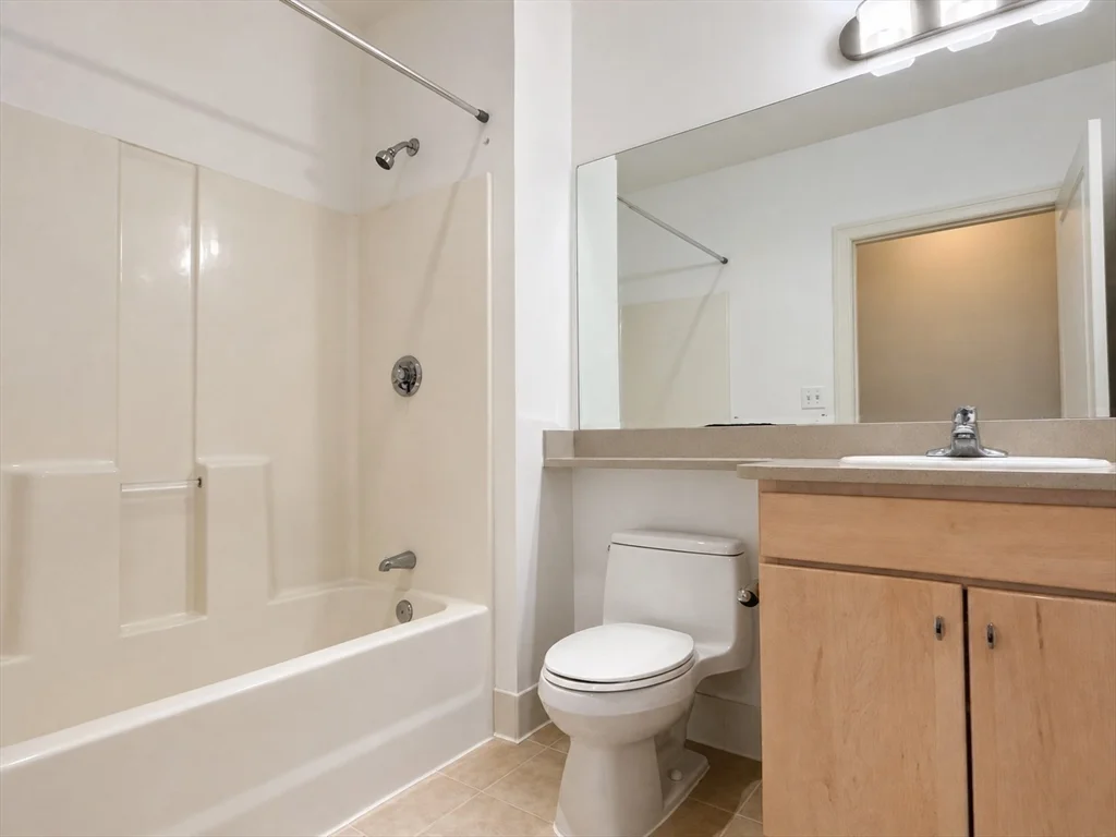1 bed, 1 bath apartment for rent at 4 Repton Cir Unit 4105, Watertown — photo 9 of 14
