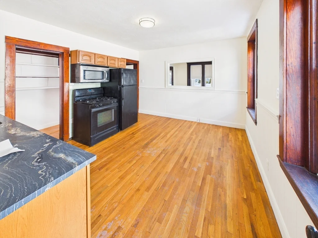 2 bed, 1 bath apartment for rent at 4 River St Unit 4, East Dedham — photo 3 of 11