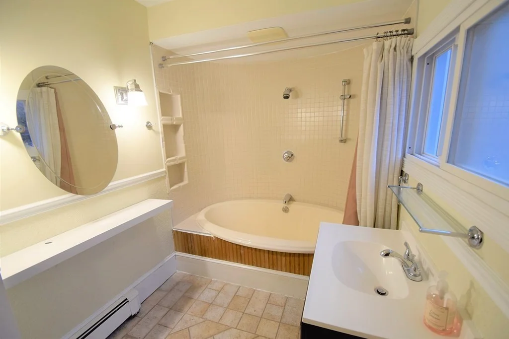 1 bed, 1 bath apartment for rent at 4 Riverside Sq Unit 1, Boston — photo 11 of 15