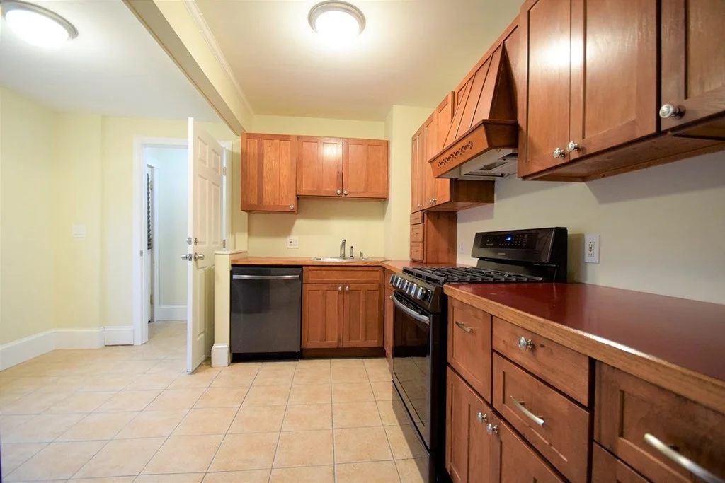 1 bed, 1 bath apartment for rent at 4 Riverside Sq Unit 1, Boston — photo 1 of 15