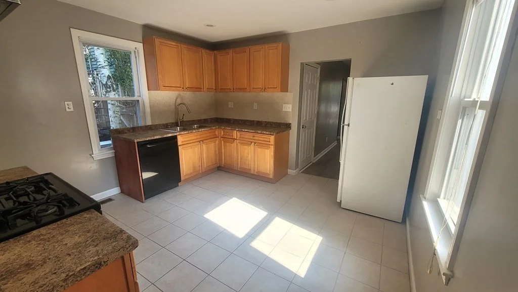 2 bed, 1 bath apartment for rent at 4 Rockwell St Unit 1F, Cambridgeport — photo 2 of 10