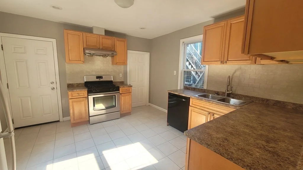 2 bed, 1 bath apartment for rent at 4 Rockwell St Unit 1F, Cambridgeport — photo 1 of 10