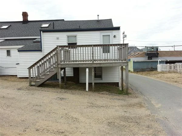1 bed, 1 bath apartment for rent at 4 Roy Ave Unit A, Plum Island — photo 2 of 13