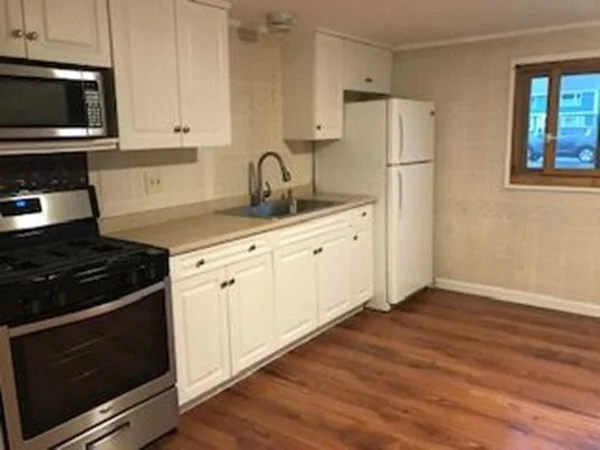 1 bed, 1 bath apartment for rent at 4 Roy Ave Unit A, Plum Island — photo 6 of 13