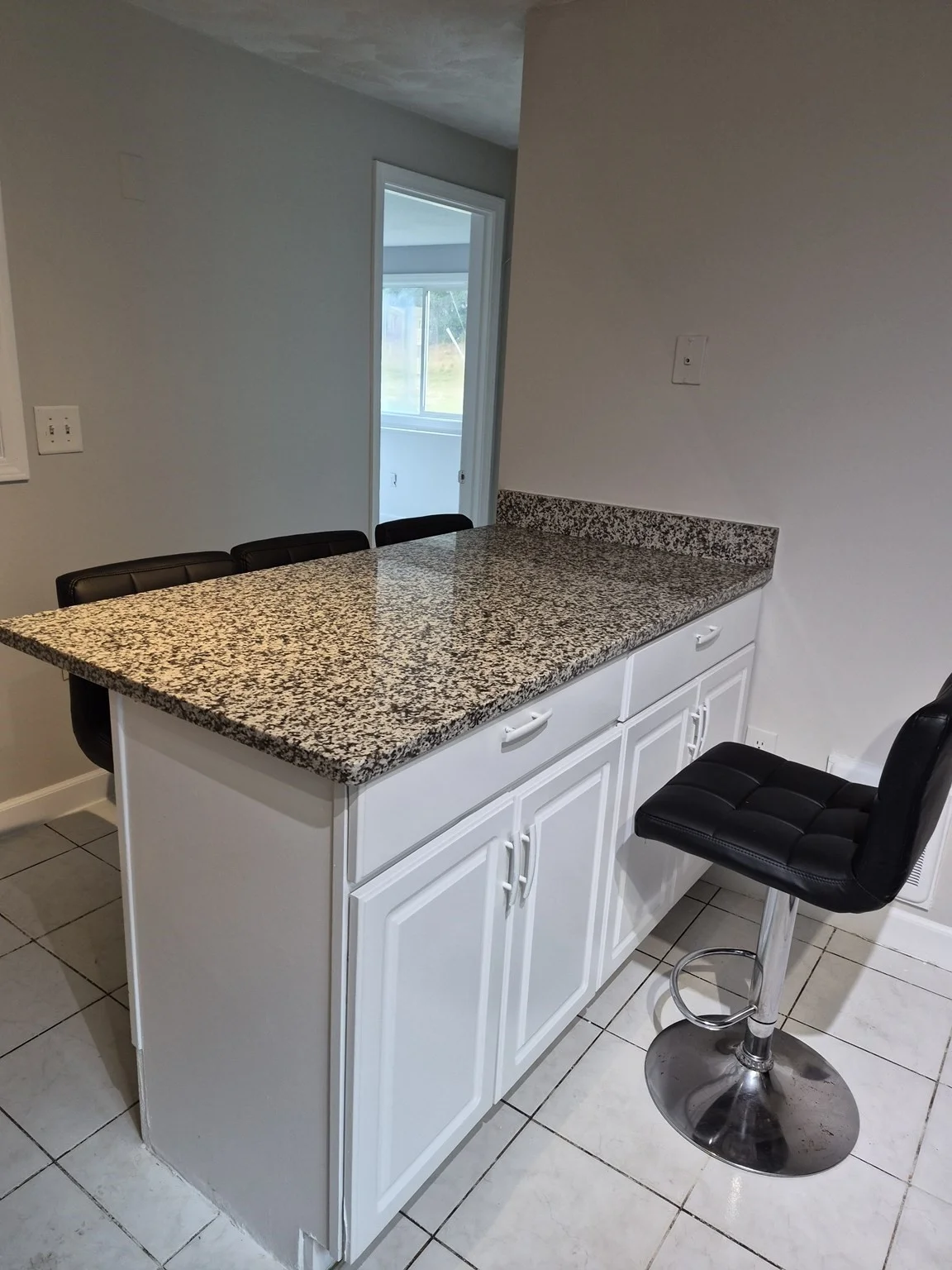 2 bed, 1 bath apartment for rent at 4 Royal Dane Dr Unit 16, Marshfield — photo 6 of 6