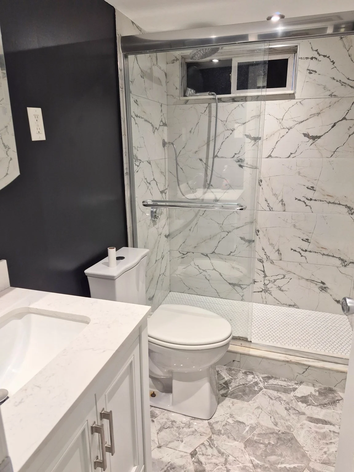 2 bed, 1 bath apartment for rent at 4 Royal Dane Dr Unit 16, Marshfield — photo 4 of 6
