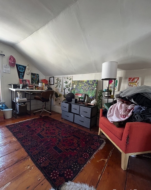 5 bed, 2 bath apartment for rent at 4 Saint Mary Rd, Central Square — photo 12 of 14