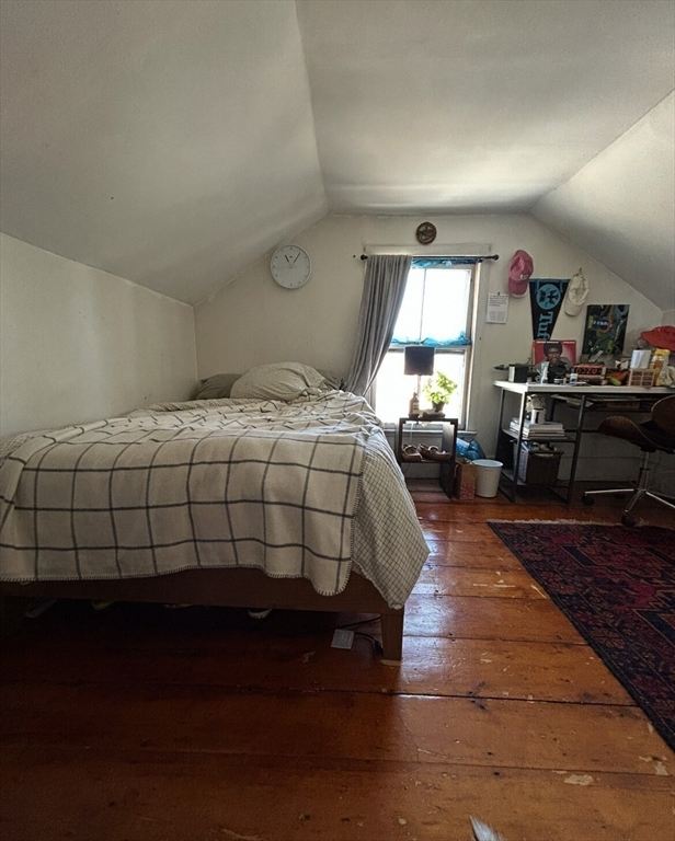 5 bed, 2 bath apartment for rent at 4 Saint Mary Rd, Central Square — photo 13 of 14