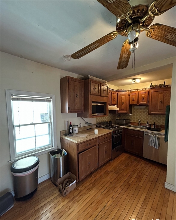 5 bed, 2 bath apartment for rent at 4 Saint Mary Rd, Central Square — photo 7 of 14