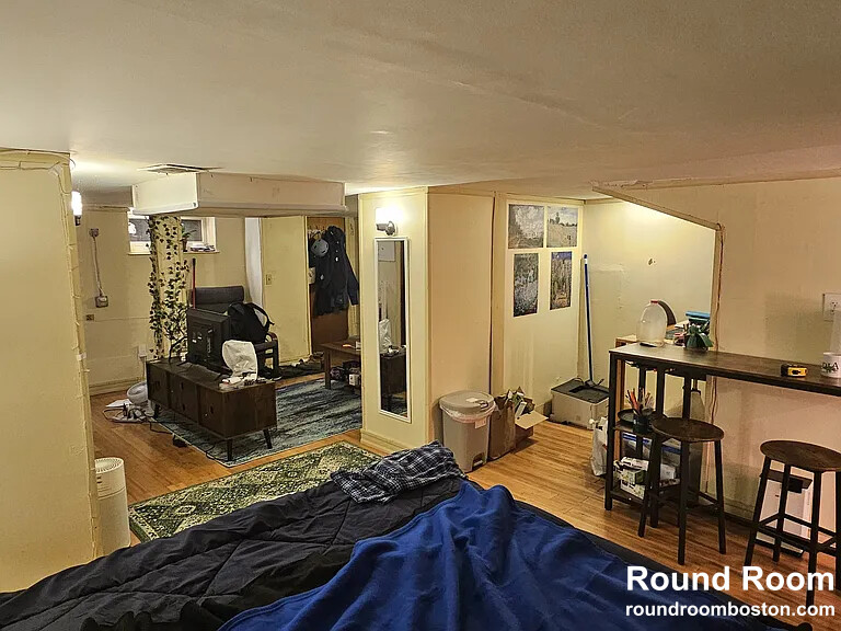 5 bed, 2 bath apartment for rent at 4 Saint Mary Rd Unit 1, Mid-Cambridge — photo 8 of 25