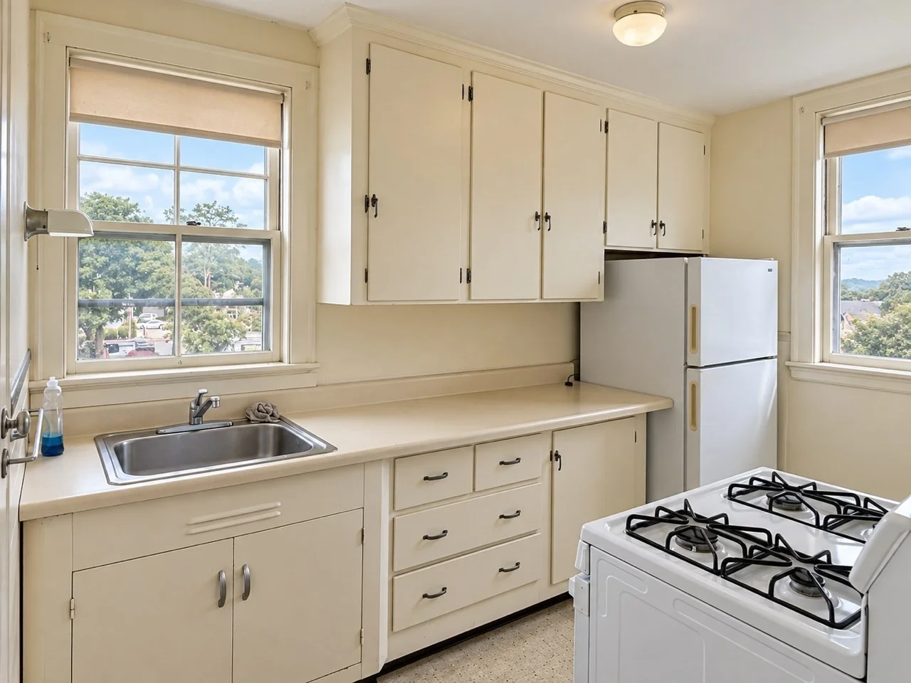 1 bed, 1 bath apartment for rent at 4 Saunders St Unit 3R, Salem — photo 4 of 10