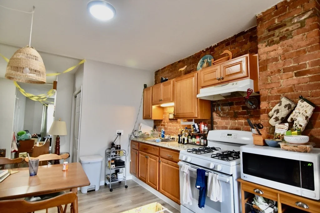 2 bed, 1 bath apartment for rent at 4 Saxton St Unit 2, Dorchester — photo 8 of 14
