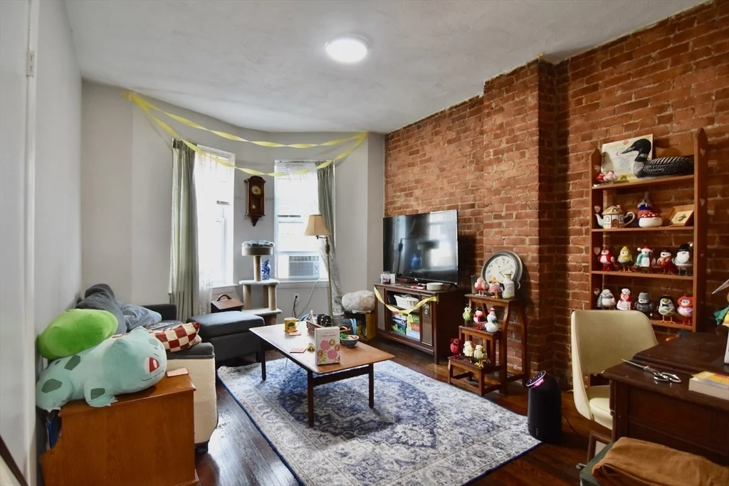 2 bed, 1 bath apartment for rent at 4 Saxton St Unit 2, Dorchester — photo 2 of 14