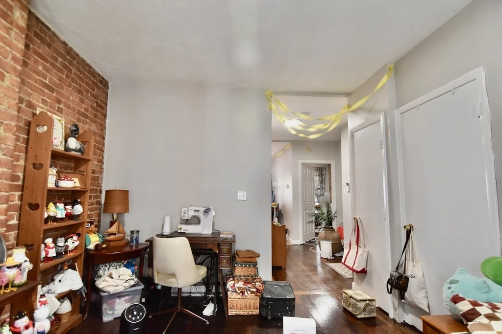 2 bed, 1 bath apartment for rent at 4 Saxton St Unit 2, Dorchester — photo 3 of 14