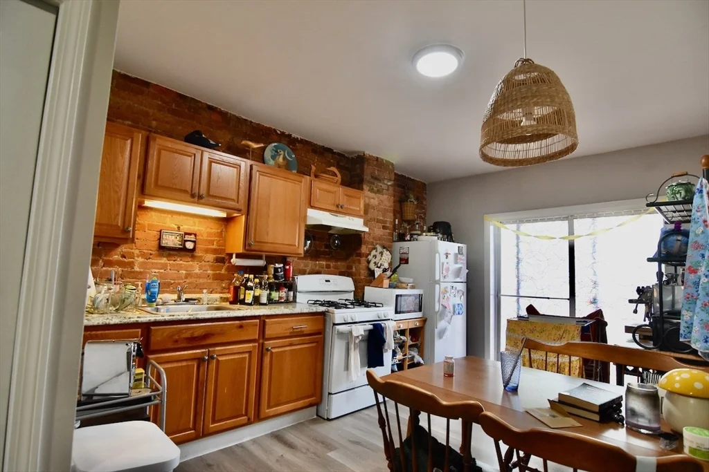 2 bed, 1 bath apartment for rent at 4 Saxton St Unit 2, Dorchester — photo 14 of 14