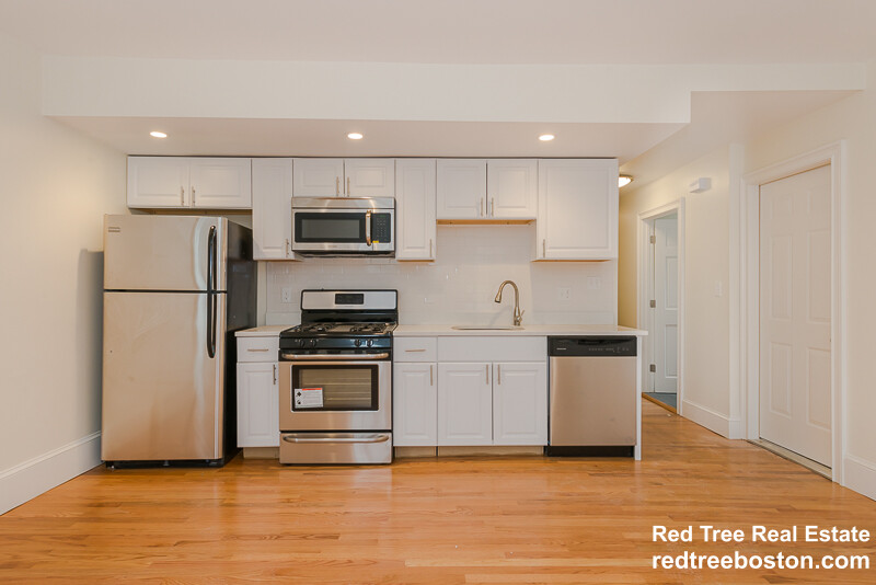 2 bed, 2 bath apartment for rent at 4 School St Unit 1, Roxbury — photo 3 of 22