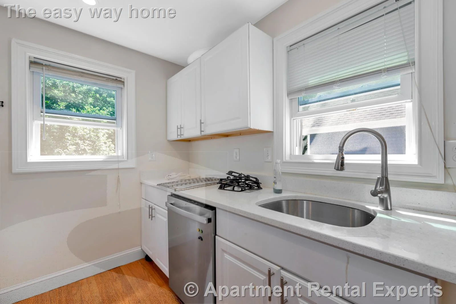 4 bed, 3 bath apartment for rent at 4 School St Unit 2, Jamaica Plain — photo 3 of 20