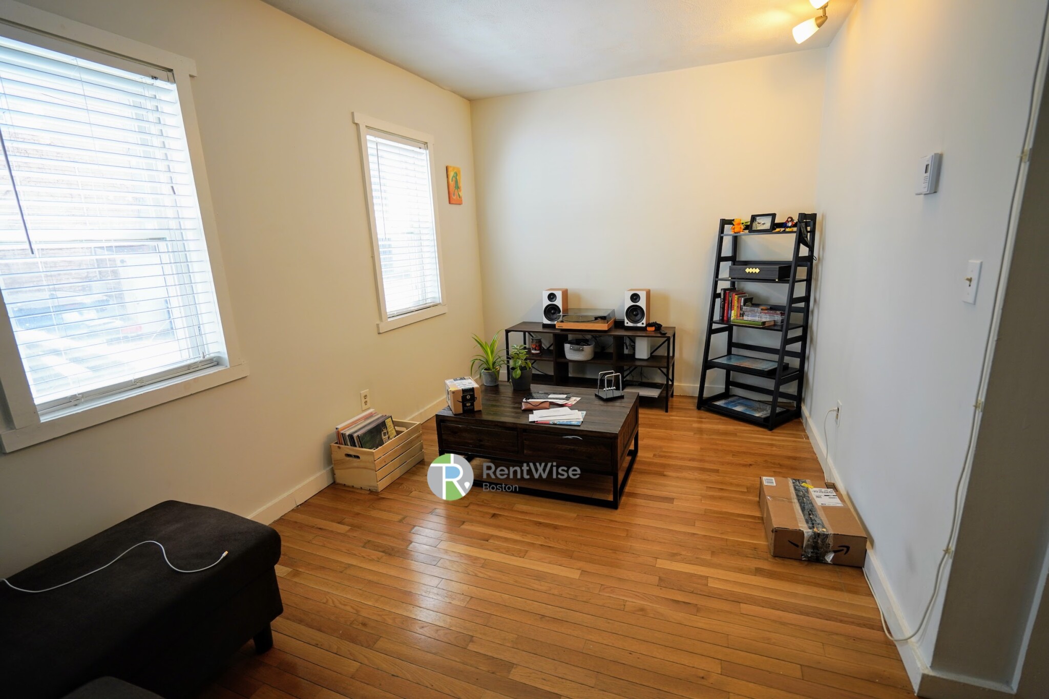 1 bed, 1 bath apartment for rent at 4 Schrepel Pl Unit 1, South Boston — photo 2 of 24