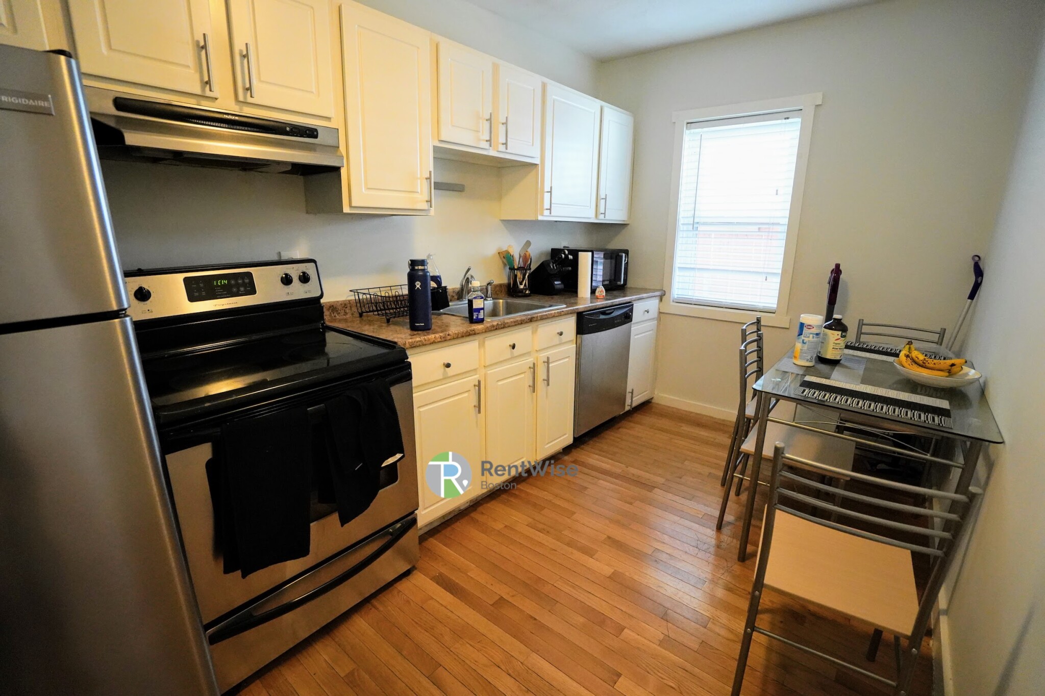 1 bed, 1 bath apartment for rent at 4 Schrepel Pl Unit 1, South Boston — photo 8 of 24