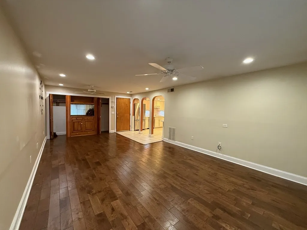 2 bed, 1 bath apartment for rent at 4 Shadowbrook Ln Unit 30, Milford — photo 14 of 36