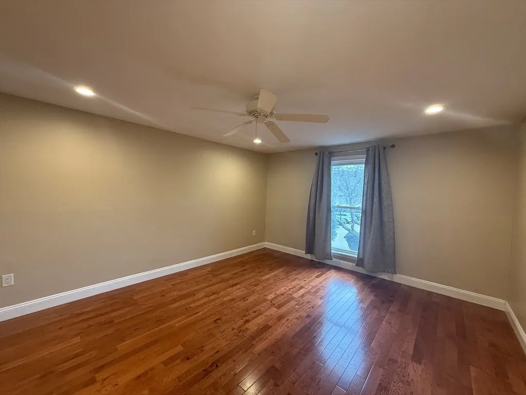 2 bed, 1 bath apartment for rent at 4 Shadowbrook Ln Unit 30, Milford — photo 33 of 36