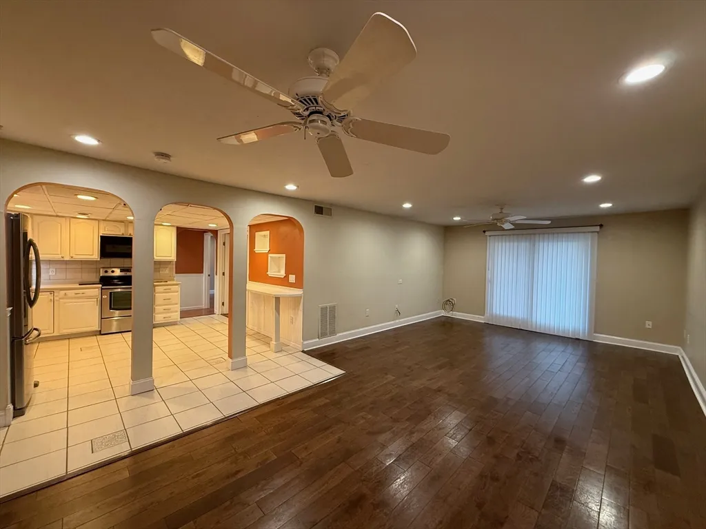 2 bed, 1 bath apartment for rent at 4 Shadowbrook Ln Unit 30, Milford — photo 10 of 36