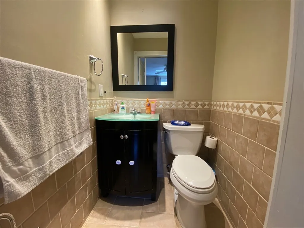 2 bed, 1 bath apartment for rent at 4 Shadowbrook Ln Unit 30, Milford — photo 25 of 36