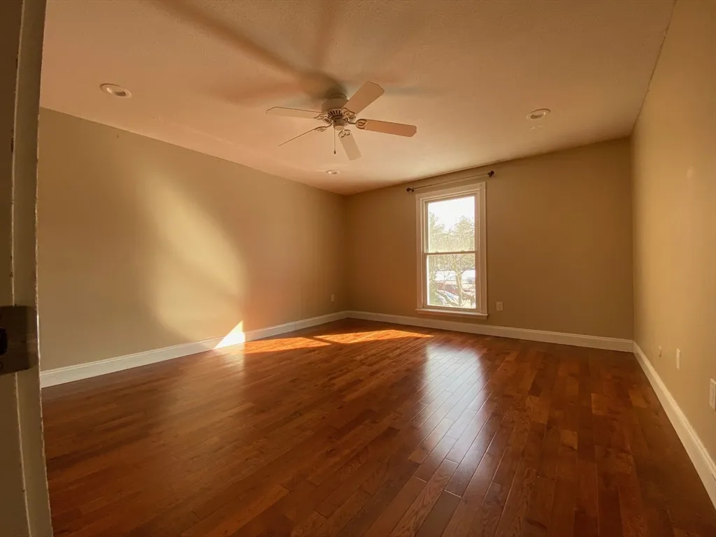 2 bed, 1 bath apartment for rent at 4 Shadowbrook Ln Unit 30, Milford — photo 11 of 36